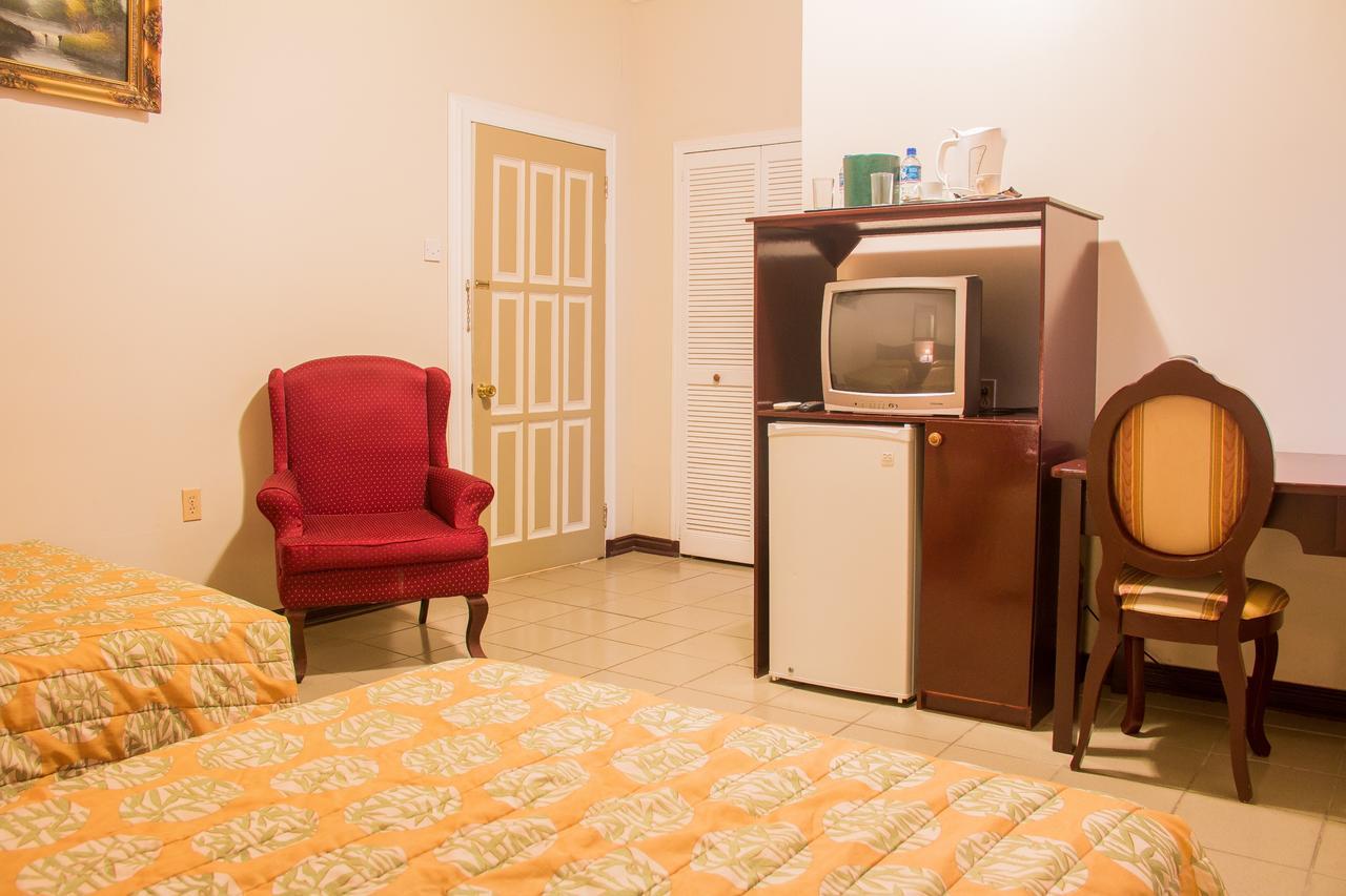 Regency Suites Hotel ジョージタウン エクステリア 写真
