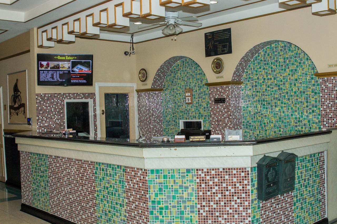 Regency Suites Hotel ジョージタウン エクステリア 写真