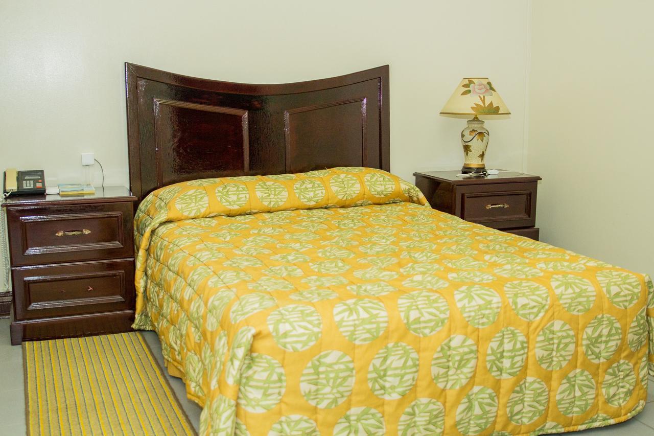 Regency Suites Hotel ジョージタウン エクステリア 写真